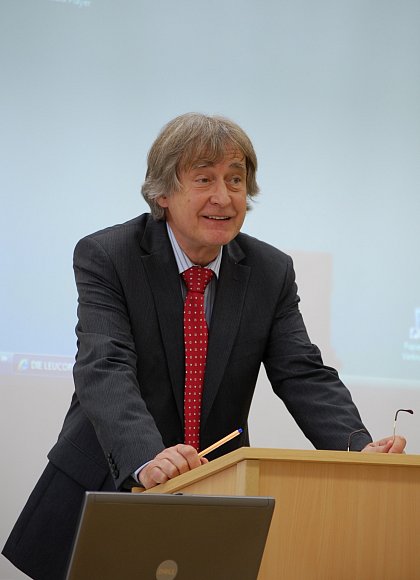 Prof. Dr. Werner Beulke bei seinem Vortrag