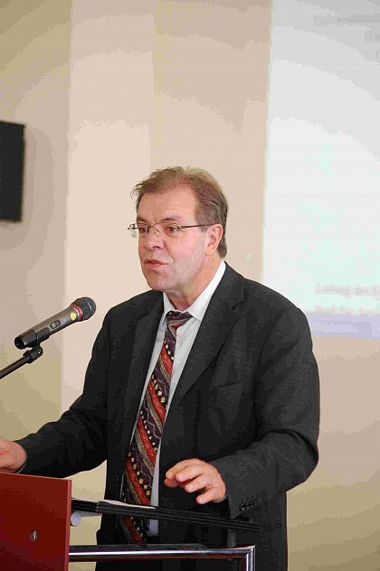 Prodekan Prof. Dr. Reimund Schmidt-De Caluwe