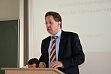 Dr. Hans Georg Maaen, Leiter der Auslnderrechtsabteilung beim Bundesministerium des Innern, fhrt in die Nachmittagsveranstaltung ein.
