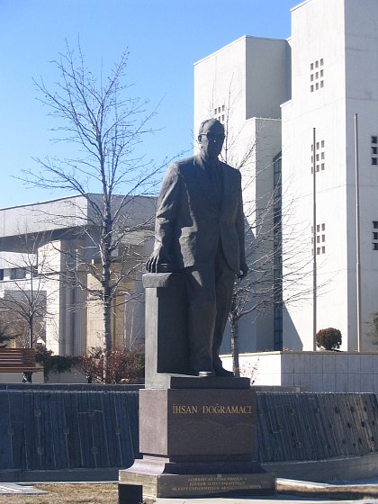 Der Stifter der Universität, İhsan Doğramaci