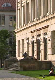 Das Löwengebäde am Universitätsplatz Das Löwengebäde am Universitätsplatz