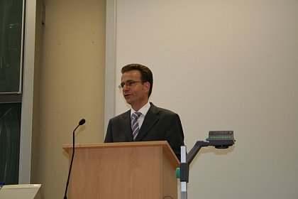 Prof. Dr. Christian Seiler von der Universitt Tbingen spricht zum Thema "Familiengerechtigkeit".