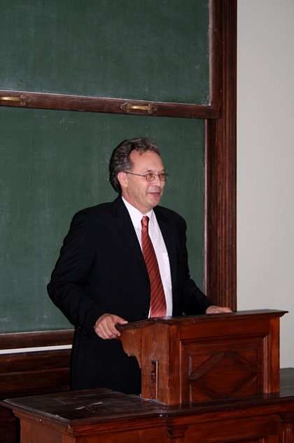 Begrüßung durch den Dekan der Juristischen und Wirtschaftswissenschaftlichen Fakultät Prof. Dr. Heinz Galler