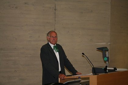 Prof. Höffe stellt seine Konzeption für eine föderale und subsidäre Weltrechtsordnung vor.