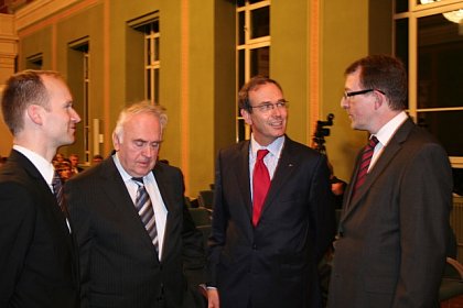 An der abschließenden Veranstaltung zum Thema Wiedervereinigungsgerechtigkeit wirkten Ministerpräsident Prof. Dr. Wolfgang Böhmer, Präsident des IWH Prof. Dr. Ulrich Blum, Prof. Dr. Winfried Kluth und als Moderator FAZ-Redakteur Dr. Reinhard Müller mit.