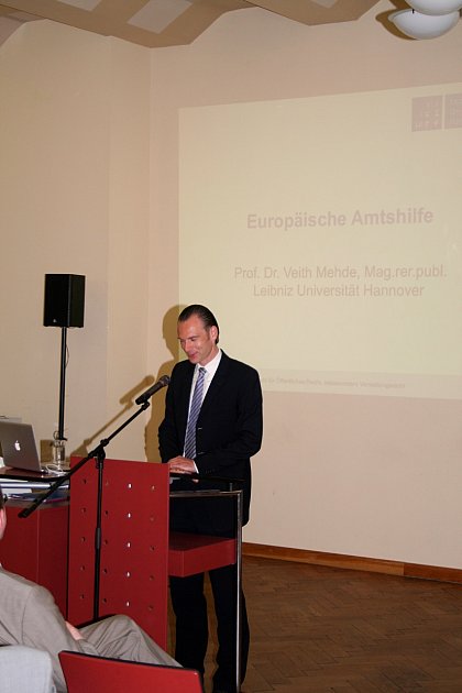 Vortrag Prof. Dr. Veith Mehde zur Europäischen Verwaltungshilfe