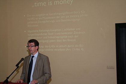 Vortrag von Prof. Dr. Winfried Kluth zur Genehmigungsfiktion