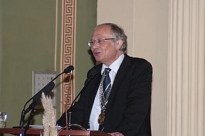 Begrüßung durch den Rektor der Martin-Luther-Universität
Halle-Wittenberg Prof. Dr. Udo Sträter
