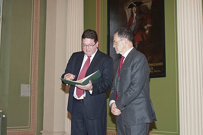 Prof. Dr. Christian Tietje und Prof. Dr. Dr. h.c.mult. Romano Prodi