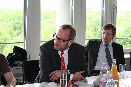Alexander Möller von der DB Regio AG erläuterte die betriebswirtschaftlichen Aspekte der Bestimmung des angemessenen Gewinns.