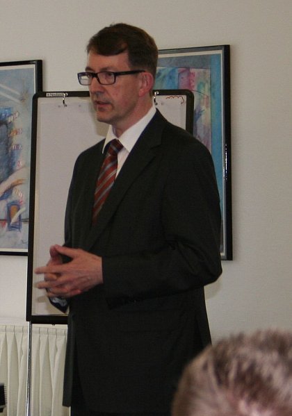 Grußwort des geschäftsführenden Direktors der IWE GK, Prof. Dr. Winfried Kluth.