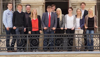 Lehrstuhlmitarbeiter von Prof. Dr. Christian Schröder (Sommersemester 2014), von links nach rechts: Martin Gerecke, Tim Gebauer, Dr. Marcus Bergmann, Annabell Blaue, Prof. Dr. Christian Schröder, Silvia Roßberg, Magdalena Vogt, Fabienne Lampe, Carolin Horst, Christopher Winter, Christiane Steinert