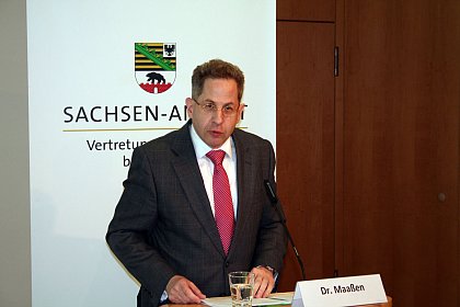 Der Präsident des Bundesamtes für Verfassungsschutz
Maaßen erläuterte die Entscheidungskriterien seines Amtes