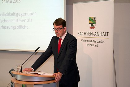 Prof. Kluth (Uni Halle) untersuchte die Bewertungsrechte der Zentralen für politische Bildung