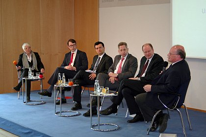 Die abschlieende Podiumsdiskussion leitete Dr. Monika Zimmermann