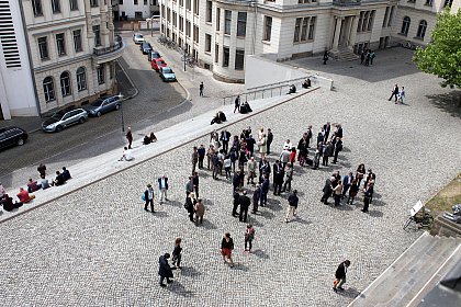 Begegnungen im Vorfeld auf dem Campus