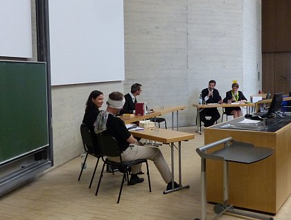 Lange Nacht der Wissenschaften 2015 - Mrchen Moot Court "Froschknig"