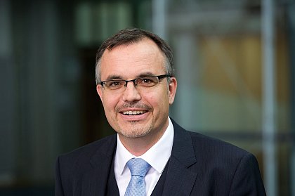 Prof. Dr. Henning Rosenau