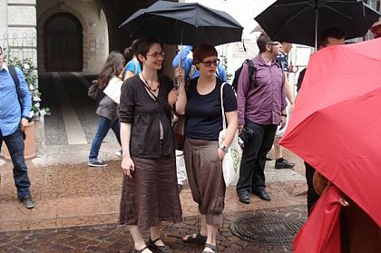 Andrea Ritschel (Halle) und Anna Zilli (Udine) auf den Spuren des Konzils von Taient.