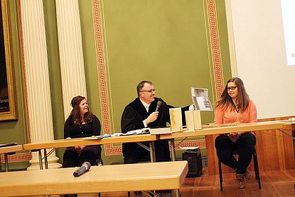 Märchen Moot Court