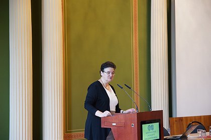 Gruworte der Dekanin der juristischen und wirtschaftswissenschaftlichen Fakultt Prof. Dr. Claudia Becker