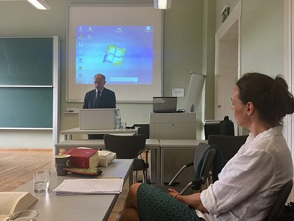 Prof. Dr. Kamil Yildirim hielt im Rahmen des gemeinsamen Seminars von Frau Prof. Dr. Meller-Hannich und Frau Prof. Dr. Nebe einen Vortrag über die Bedeutung der Verbraucherschiedsstellen.