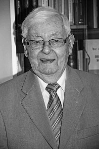 Prof. Dr. Dr. h. c. Rolf Lieberwirth