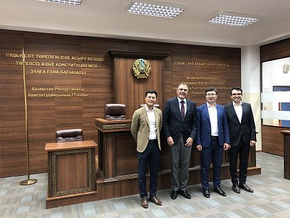 v.l.n.r.: Dr. Kim, Dekan Rosenau, Dekan Pen, Prof. Aliyev