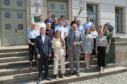 Foto des Lehrstuhlteams und des Teams des MER.