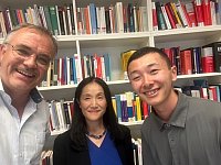 Prof. Rosenau gemeinsam mit Prof. Kanako Takayama und Ass. Prof. Taisei Ogawa